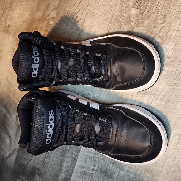 Adidas Kids High Tops - Picture 5 of 6